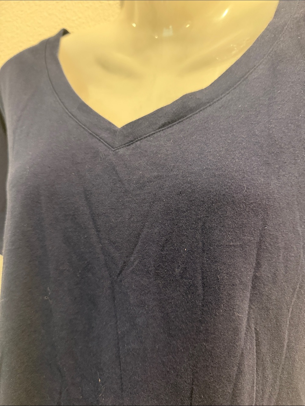 Old Navy Navy V-Neck Short Sleeve Tee - Relaxed Fit - Picture 4 of 6